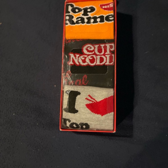 New mens Bioworld Cup Noodles - 3 pack crew socks Size 8-12 - Picture 5 of 7